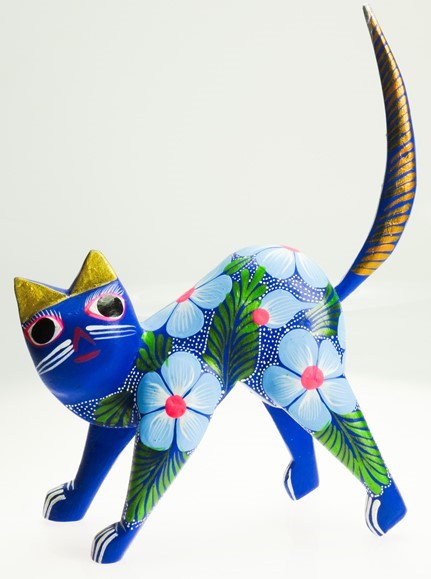 Cat standing - Oaxacan Wood Carving  |  EarthView