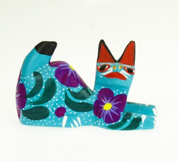 Cat resting - Oaxacan Wood Carving  |  EarthView