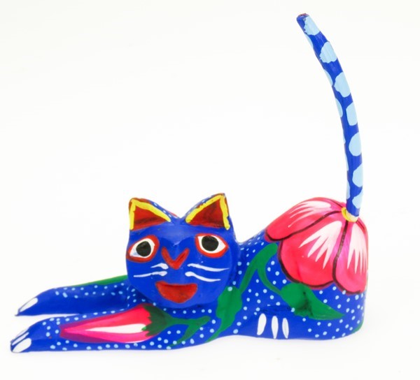 Cat resting - Oaxacan Wood Carving  |  EarthView