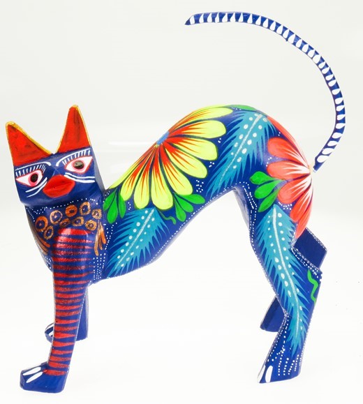 Cat standing - Oaxacan Wood Carving  |  EarthView