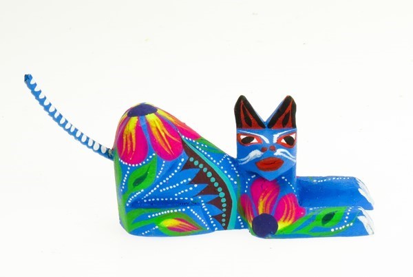 Cat resting - Oaxacan Wood Carving  |  EarthView