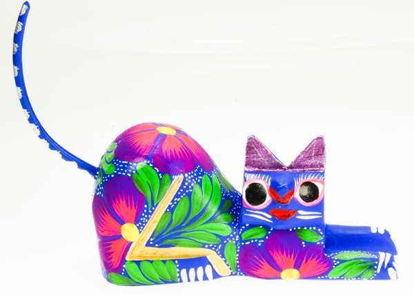 Cat resting - Oaxacan Wood Carving  |  EarthView